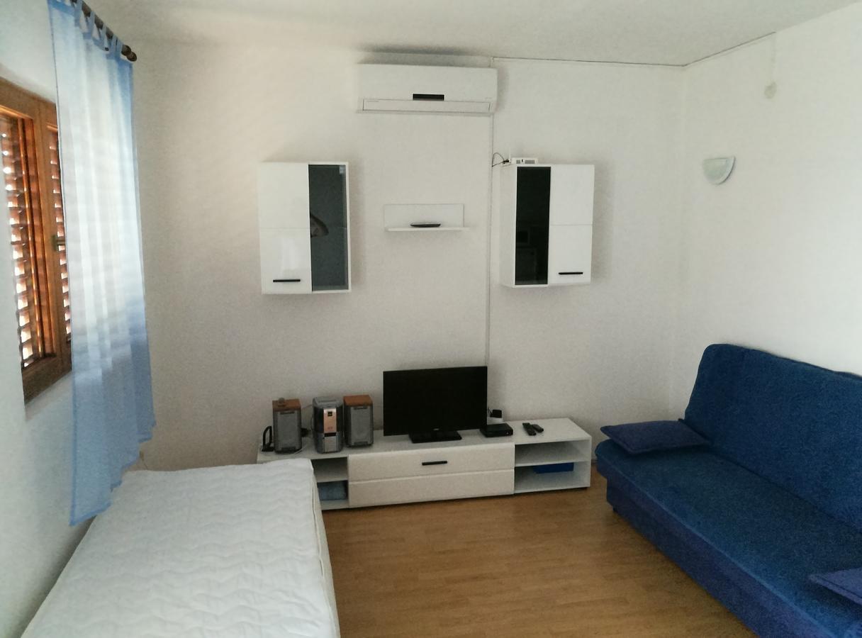 Apartments Vrvilo Rogoznica  Room photo